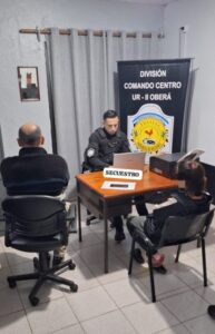 Esclarecieron un robo y una agresión en Oberá y Campo Ramón: dos detenidos y una menor demorada Esclarecieron un robo y una agresión en Oberá y Campo Ramón: dos detenidos y una menor demorada imagen-1