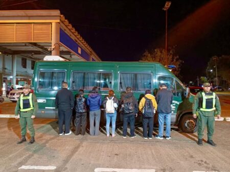 Expulsaron por el Tancredo Neves a nueve ciudadanos chinos con ingreso irregular al país imagen-8