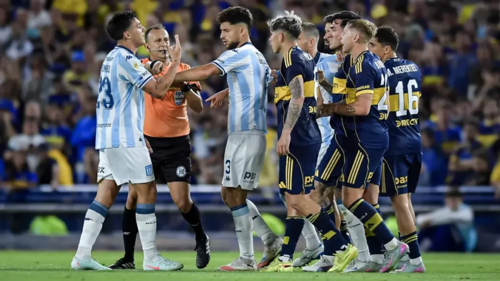 Morbo, polémicas y títulos: así fueron los últimos mano a mano entre Boca y Racing - TyC Sports imagen-5
