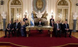 Milei anunció más sanciones a empresas inglesas y pidió “unidad” por Malvinas imagen-2