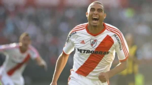 David Trezeguet develó el mito: ¿se divorció para jugar en RIver? - TyC Sports imagen-1