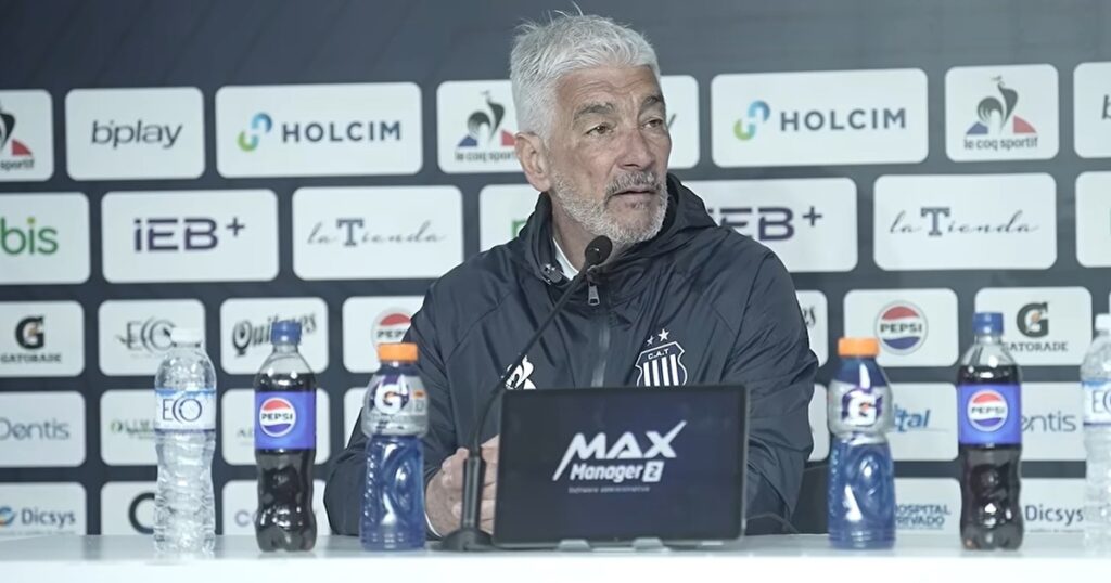 De Felippe, caliente tras la derrota con Boca: “¿A quién querés que ponga, a mi vieja? De Felippe, caliente tras la derrota con Boca: "¿A quién querés que ponga, a mi vieja? imagen-5