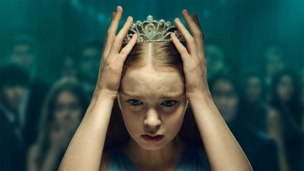 Mike Flanagan sobre uno de los cambios más significativos de 'Carrie': “Nos permitió abordar un tema que me pareció bastante profundo” imagen-5