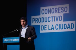 Axel Kicillof desembarcó en la ciudad de Buenos Aires con una actividad de su agrupación imagen-3