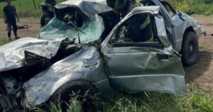 La llamada "ruta de la muerte" sumó dos nuevas víctimas fatales y dos heridos de gravedad, tras el vuelco de una camioneta imagen-3