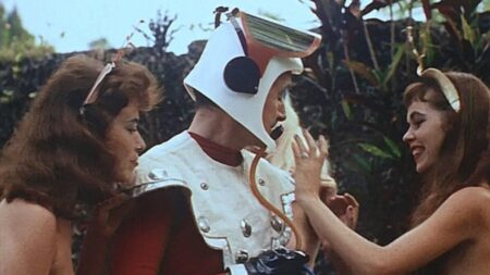 En los años 50 permitieron que se exhibieran películas nudistas, siempre que no tuvieran lugar en la Luna imagen-121