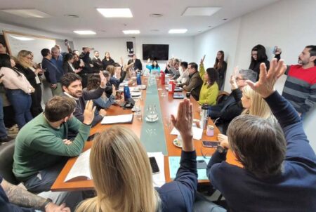 Avanza la reforma que amplía las facultades del Tribunal de Cuentas para fiscalizar empresas estatales imagen-7