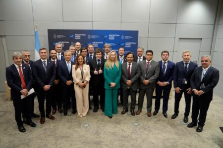 La idea de autorizar listas colectoras vuelve a la mesa de negociación entre el Gobierno y las provincias imagen-7