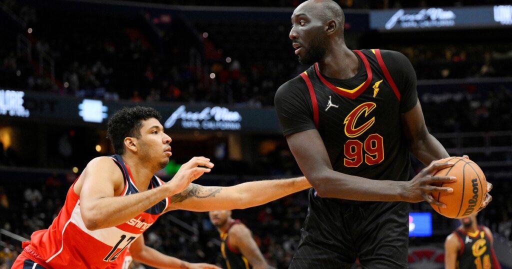 Refuerzo especial para los 76ers de LeBron: contrataron al jugador más alto de toda la NBA imagen-43