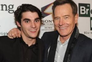 La emotiva despedida de Bryan Cranston a RJ Mitte, su hijo en la serie Breaking Bad: “Te extrañaré” La emotiva despedida de Bryan Cranston a RJ Mitte, su hijo en la serie Breaking Bad: “Te extrañaré” imagen-1