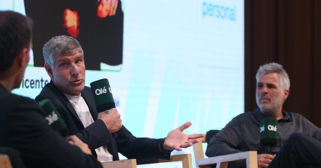 Martín Palermo se llevó una ovación en el Olé Summit: "Quería conectar con el hincha por medio del gol" imagen-43