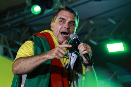 Lula y Flavio Bolsonaro llegan a la recta final con estados de ánimo opuestos y una certeza: nada está definido Lula y Flavio Bolsonaro llegan a la recta final con estados de ánimo opuestos y una certeza: nada está definido imagen-8