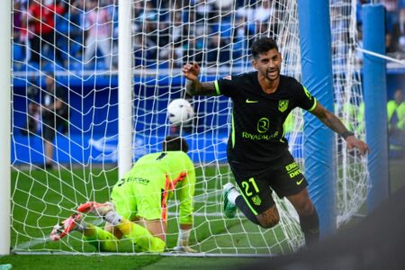 Atlético de Madrid le ganó a Alavés con un gol de cabeza de Cuti Romero: buen ingreso de Julián Alvarez imagen-8