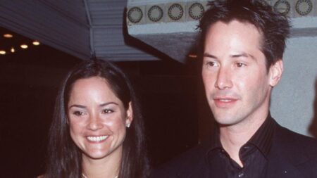 Keanu Reeves donó el 70% de su sueldo de Matrix a hospitales infantiles y financia en secreto investigaciones contra el cáncer imagen-7