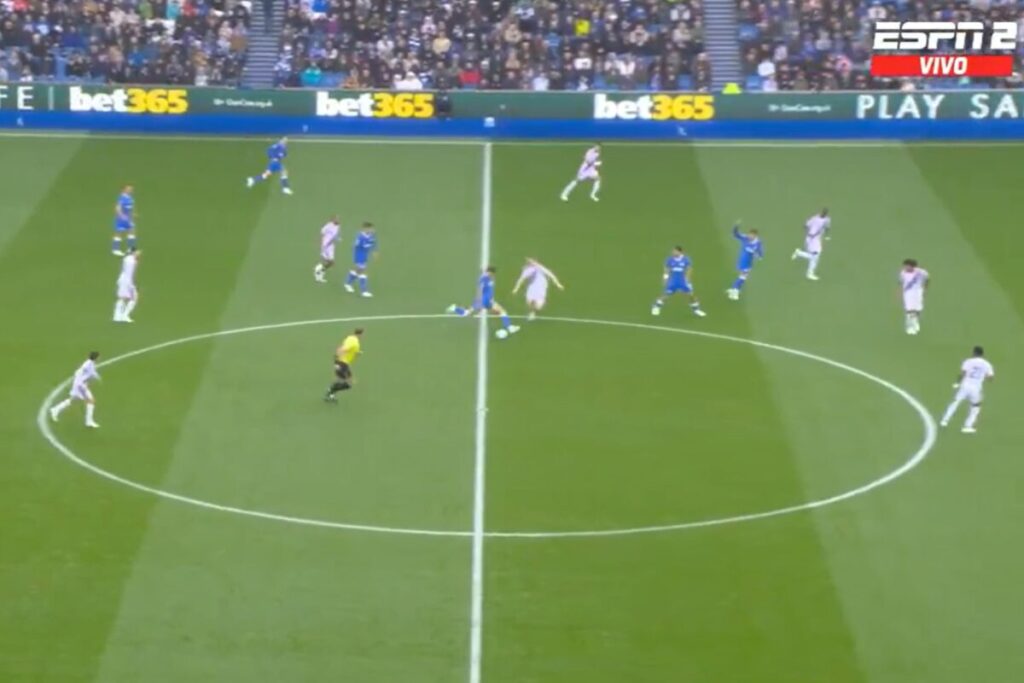 Diego Gómez, para el premio Puskas: el golazo desde mitad de la cancha que sufrió el arquero argentino Walter Benítez imagen-5
