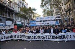 Marcha Federal Universitaria, EN VIVO: cortes, horarios y últimas noticias del reclamo imagen-4