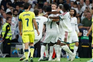Real Madrid le ganó a Villarreal, pero Vinicius se robó la atención: hizo un golazo que fue anulado y fue expulsado por un hecho insólito imagen-2