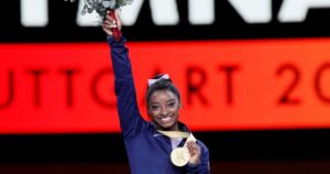 Simone Biles construyó una mansión de 3 millones de dólares frente al agua en Texas: cómo es la casa que diseñó a su medida imagen-3