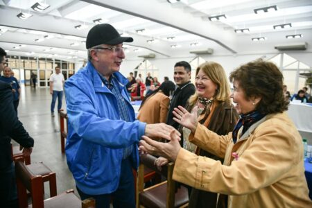 Fomento al consumo, apoyo a cooperativas escolares y mayor transparencia estatal: los ejes de la agenda de Passalacqua imagen-8