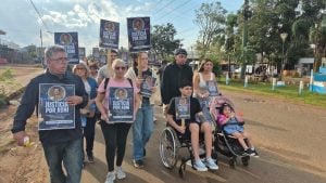 “Son muchas las víctimas”: familias reclamaron justicia por muertes viales en Puerto Iguazú “Son muchas las víctimas”: familias reclamaron justicia por muertes viales en Puerto Iguazú imagen-4