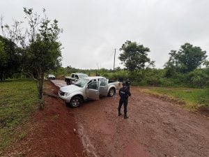 Intentó escapar con una camioneta robada en Brasil, chocó contra un barranco y terminó detenido en San Pedro imagen-8