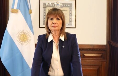 En una semana difícil para Milei, Bullrich presiona al máximo por la estrategia electoral y agita la interna imagen-7