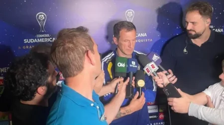 Arruabarrena rompió el silencio sobre la presencia de Paredes en Boca: "Él quiere estar, pero..." - TyC Sports imagen-6
