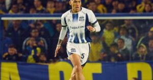 La doble cara de Galarza después del golazo a Boca: de su sonrisa y el "mi familia es toda bostera" al "nos vamos muy tristes" imagen-1