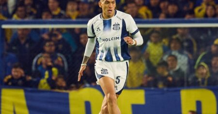 La doble cara de Galarza después del golazo a Boca: de su sonrisa y el "mi familia es toda bostera" al "nos vamos muy tristes" imagen-7