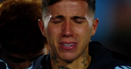 El llanto desconsolado de Enzo Fernández en la despedida de Messi de la Selección imagen-13