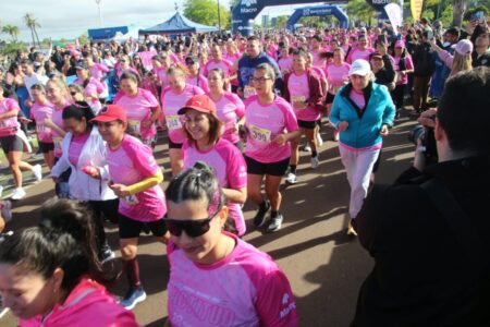 La Carrera Rosa reunió a mil personas en Posadas para la concientización sobre el cáncer de mama imagen-6