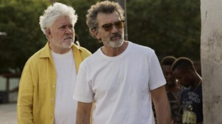 Pedro Almodóvar, director: "Tengo una casa nueva para poner todos los cuadros que he ido comprando a lo largo de los años" imagen-122