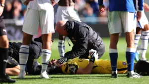 Cómo está Dibu Martínez tras el golpazo que asustó a todos en Chelsea - TyC Sports imagen-2