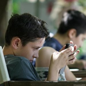Grecia aprobó una ley que prohíbe el acceso a redes sociales a menores de 15 años a partir de 2027 Grecia aprobó una ley que prohíbe el acceso a redes sociales a menores de 15 años a partir de 2027 imagen-6