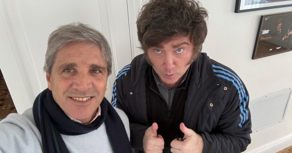 Javier Milei defendió la gestión de Luis Caputo con una contundente frase y dijo que está "recontra" convencido que va a ser reelecto imagen-105