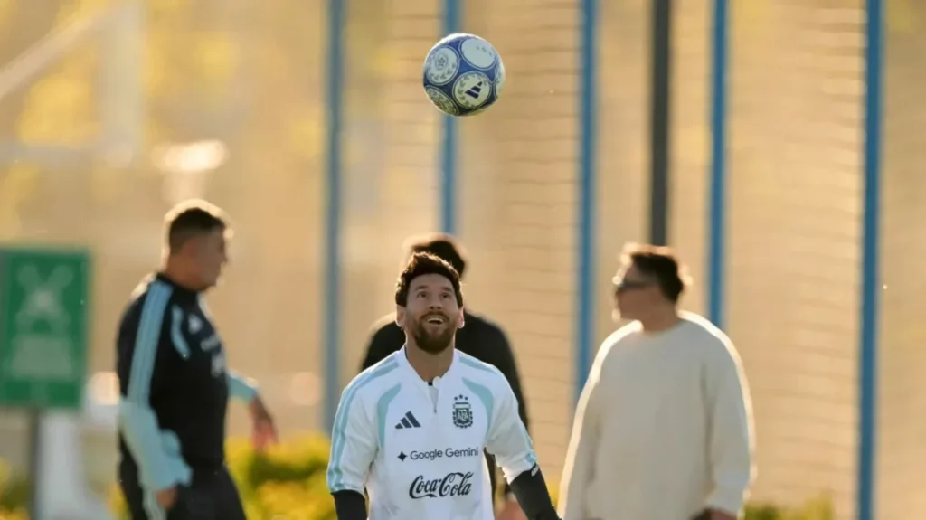 Risas, loco y más: las perlitas del último entrenamiento de Messi con la Selección Argentina - TyC Sports imagen-5