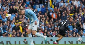 Manchester City guardó piezas de cara a la Champions, pero Haaland encendió la alarma en la última jugada imagen-4