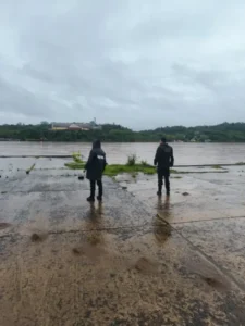 Crecida del río Paraná: suspenden servicios de balsas y lanchas en Eldorado y la zona norte Crecida del río Paraná: suspenden servicios de balsas y lanchas en Eldorado y la zona norte imagen-2