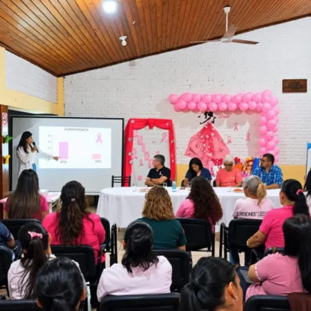 Octubre Rosa: realizaron una jornada de prevención en Jardín América imagen-16