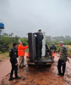 Las intensas lluvias desbordaron arroyos en Comandante Andresito y evacuaron a ocho familias imagen-1