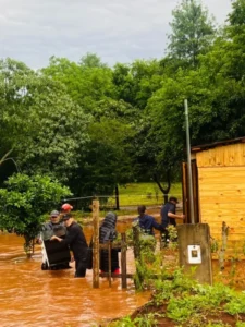 Temporal con lluvias intensas se extenderá hasta el fin de semana en Misiones imagen-1