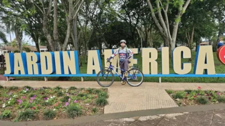 Un colombiano recorrió miles de kilómetros en bicicleta y llegó a Misiones imagen-15