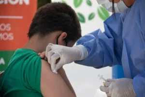 Advierten que la baja cobertura de vacunación pone en riesgo el regreso de enfermedades graves imagen-1