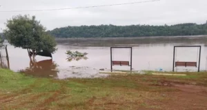 El Paraná superó su récord histórico en Corpus y sigue suspendido el cruce a Paraguay imagen-1