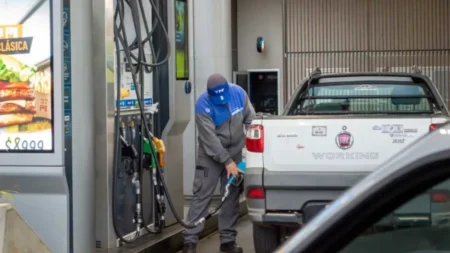 Llegar a fin de mes para cargar combustible, el otro gran desafío imagen-14