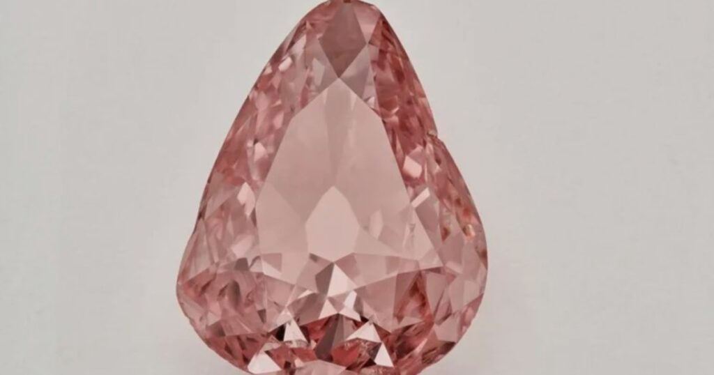 Exponen por primera vez un raro diamante rosa robado hace 100 años imagen-106