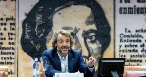 Javier Albares, médico especialista en sueño: “Para muchas mujeres en menopausia, el mejor tratamiento para el insomnio es la terapia hormonal sustitutiva” imagen-3