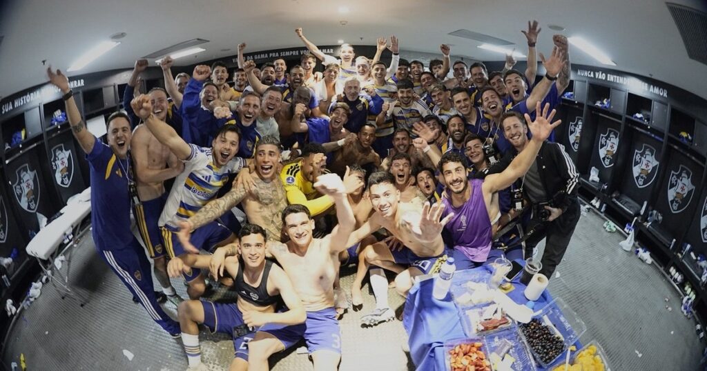 Maracanazo xeneize: las fotos y la intimidad de los festejos de Boca en el vestuario imagen-43