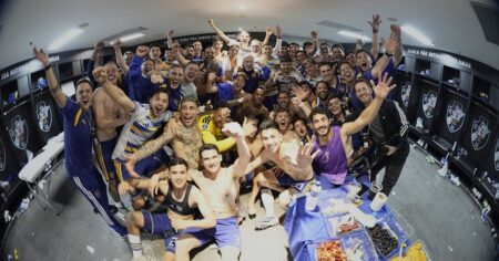 Maracanazo xeneize: las fotos y la intimidad de los festejos de Boca en el vestuario imagen-42