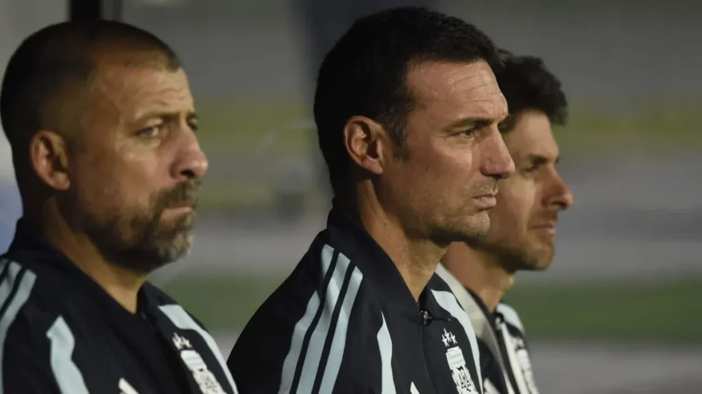 “El que no quería estar, lo podía decir abiertamente": la revelación de Scaloni post victoria de Argentina vs Bolivia ... imagen-44